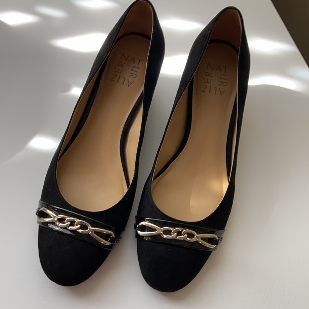 ❤️Like New, Naturalizer, Size 8 Black Wedge w/Silver Accents